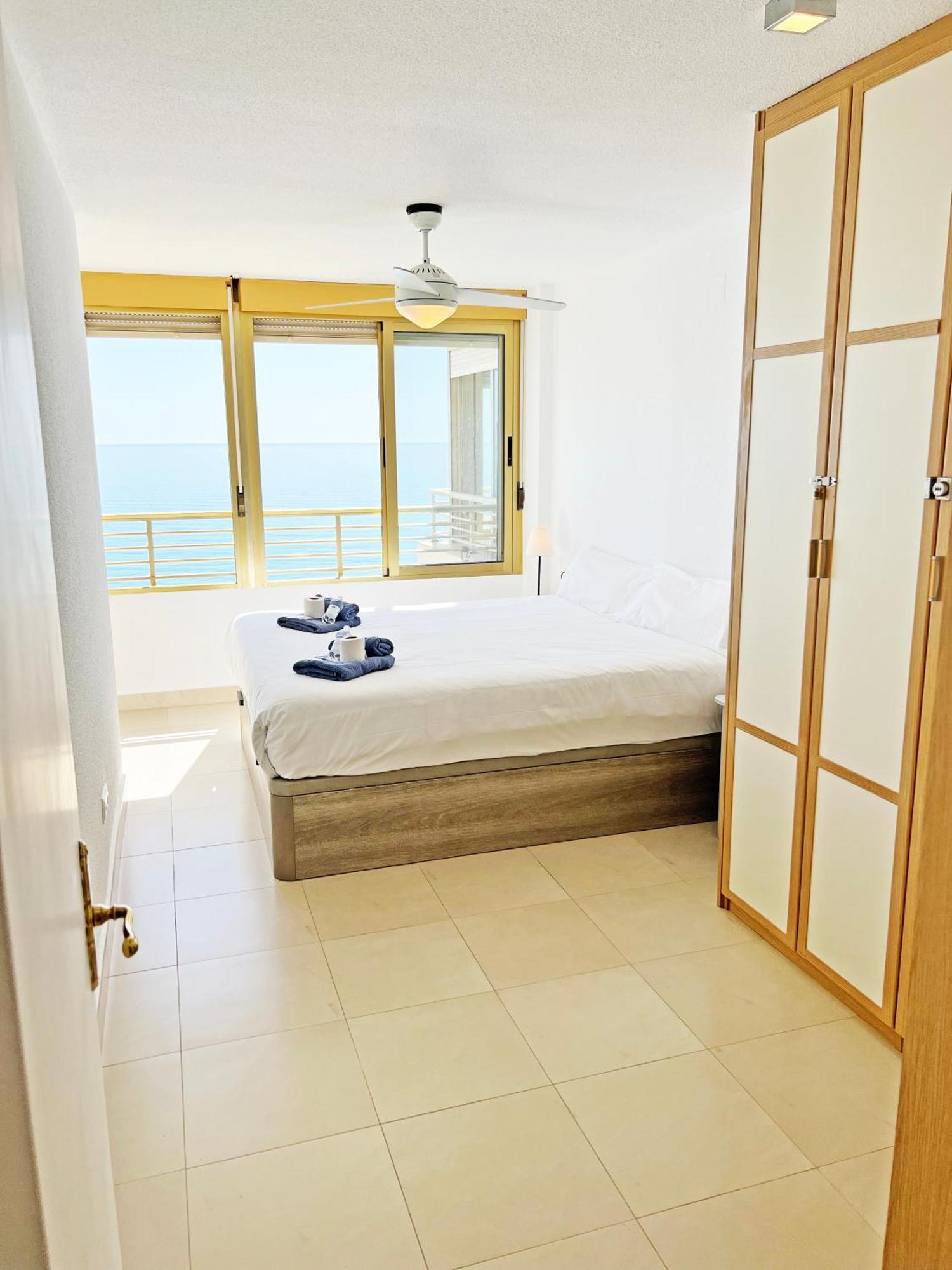 Oasis Frente Al Mar. Parking Gratis Apartment El Campello Exterior photo